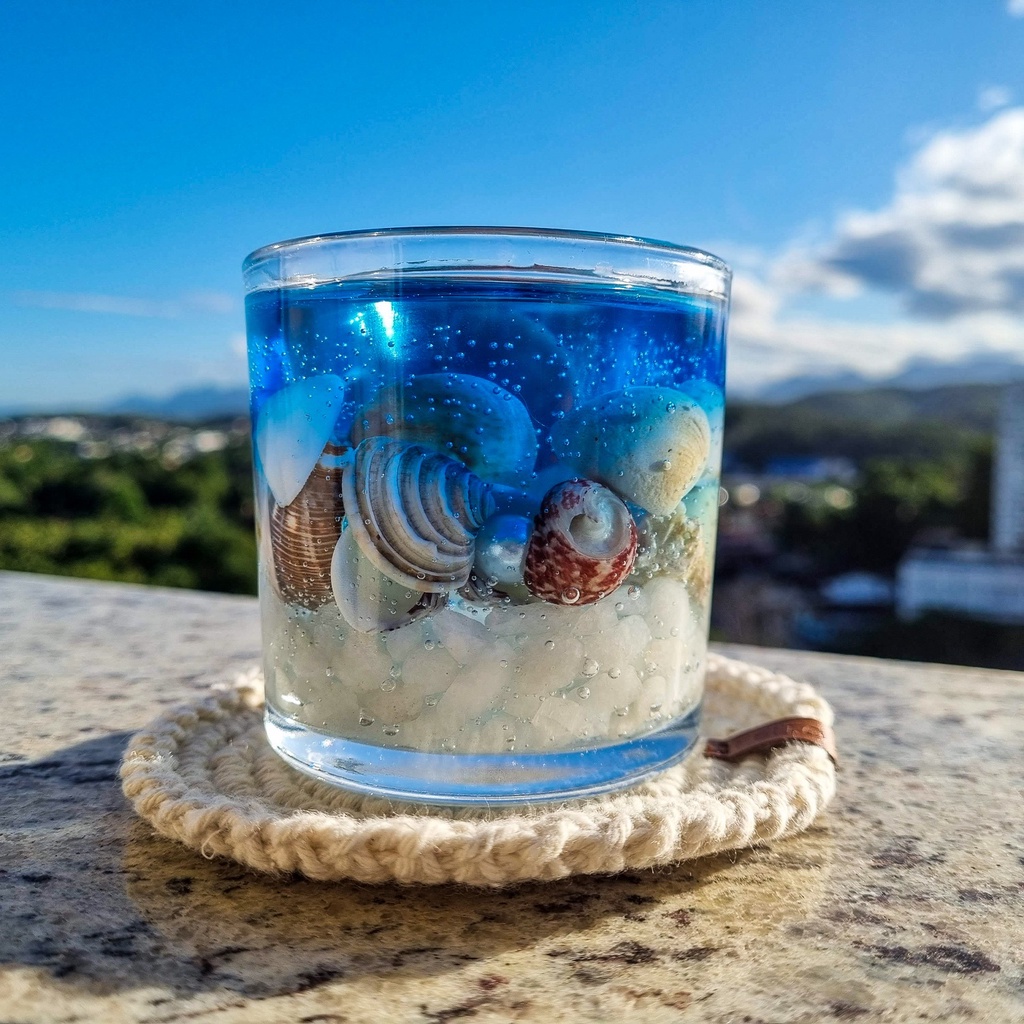 Vela artesanal em recipiente